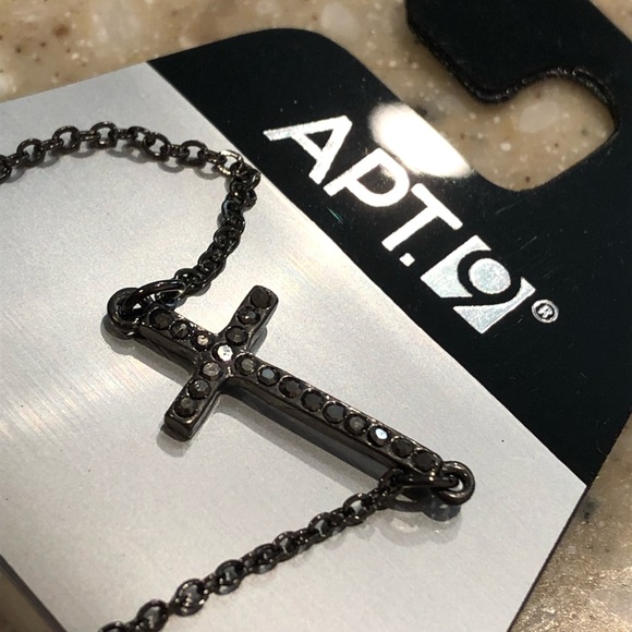 🆕 Apt 9 Cross Necklace - Picture 1 of 5